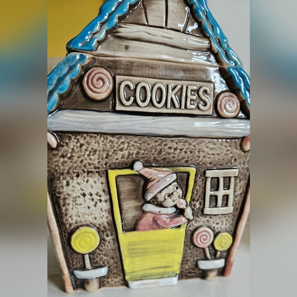 Vintage Whimsical Cookie Jar with Elf Made In Japan - Picture 5 of 14